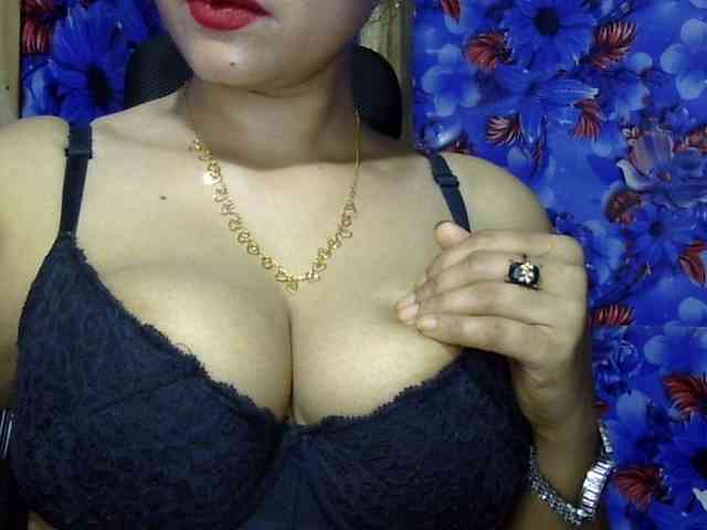 Modelo: Nusrat-Mimi