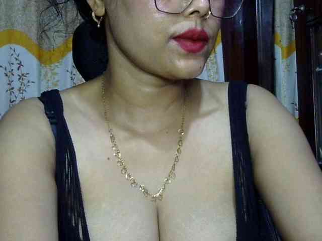 Model: Nusrat-Mimi