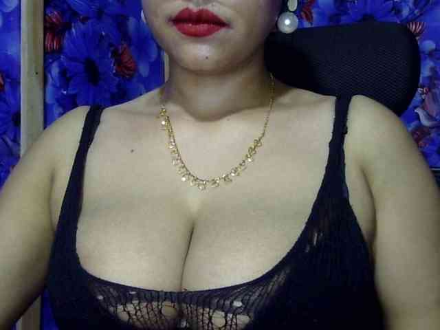 Model: Nusrat-Mimi