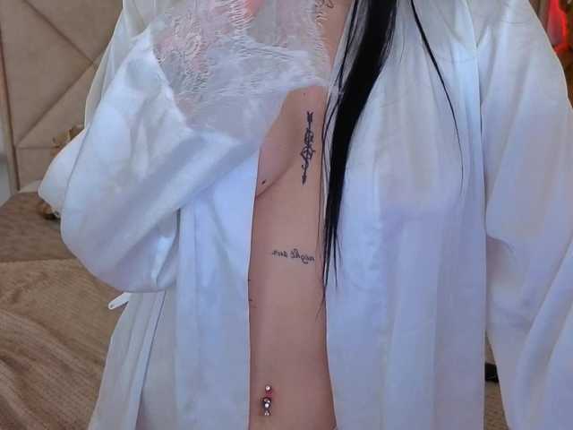 NikkiGold's BongaCams show and profile