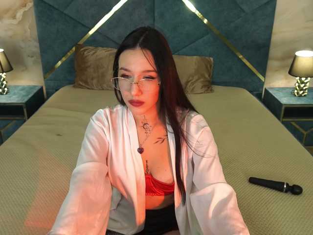 NikkiGold live cam preview
