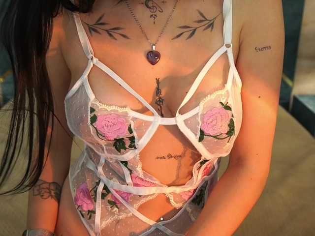 NikkiGold
