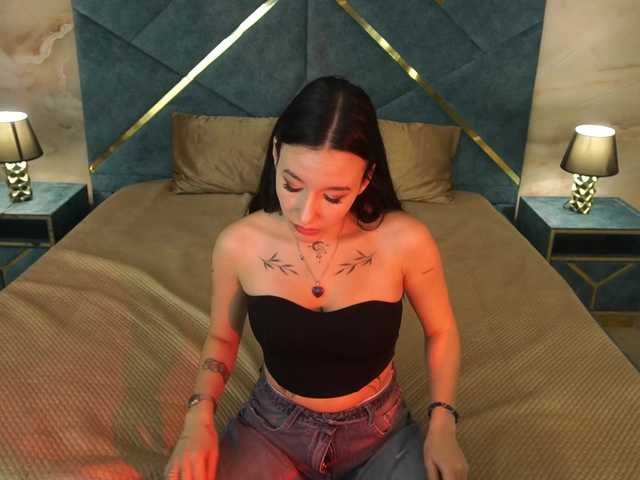 NikkiGold live cam on BongaCams