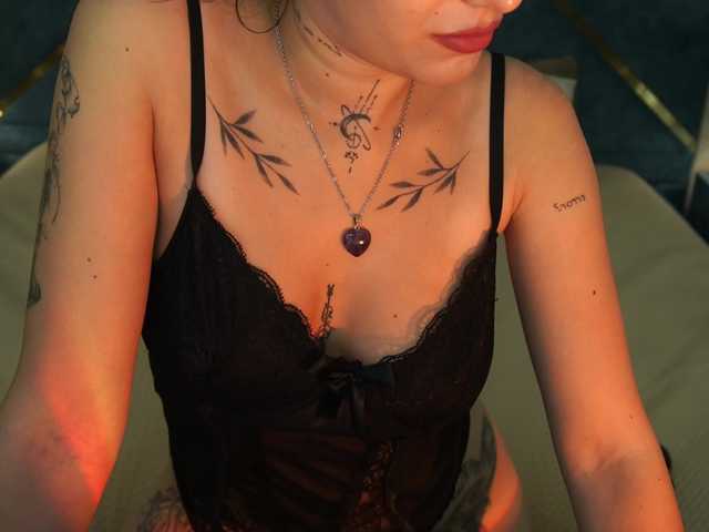 NikkiGold live cam on BongaCams