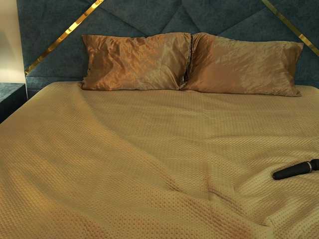 nikkigold cam belle