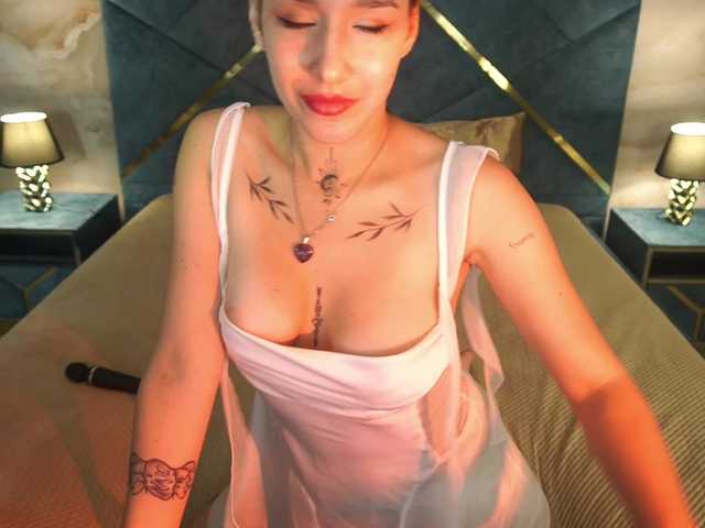 NikkiGold live cam on BongaCams