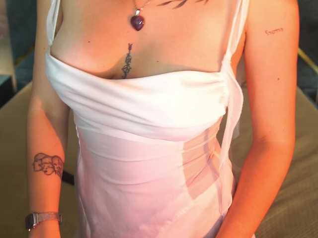 NikkiGold live cam on BongaCams
