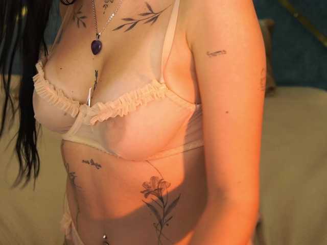 NikkiGold live cam on BongaCams
