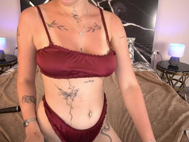 NikkiGold live cam on BongaCams