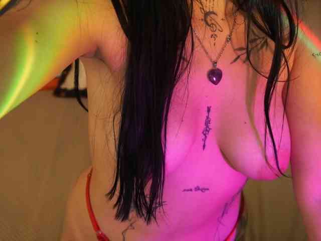 NikkiGold