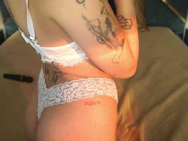 NikkiGold