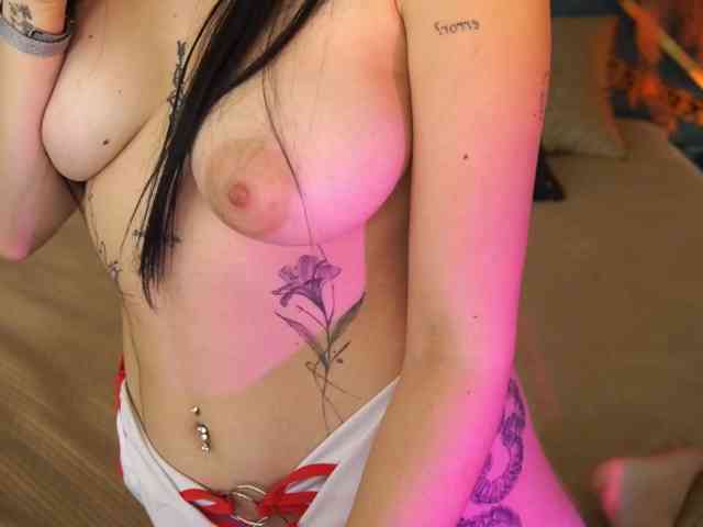 NikkiGold