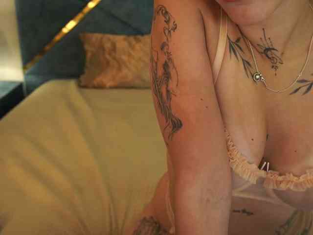 NikkiGold NikkiGold