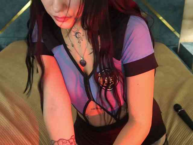 Nikkigold's live stream
