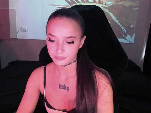 AshMila live cam on BongaCams