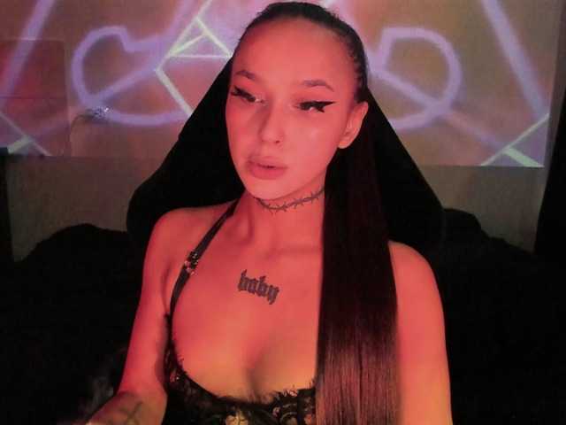 AshMila live cam on BongaCams