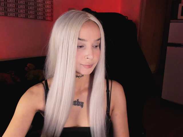 AshMila live cam on BongaCams