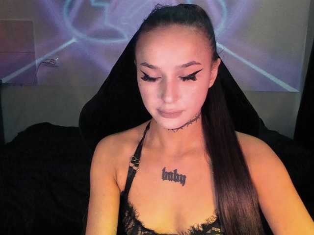 AshMila live cam on BongaCams
