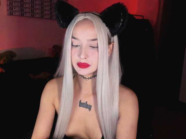 AshMila live cam on BongaCams