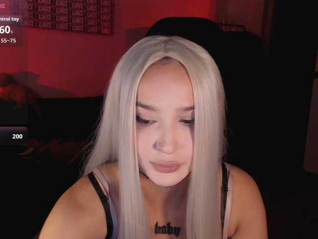 AshMila live cam on BongaCams