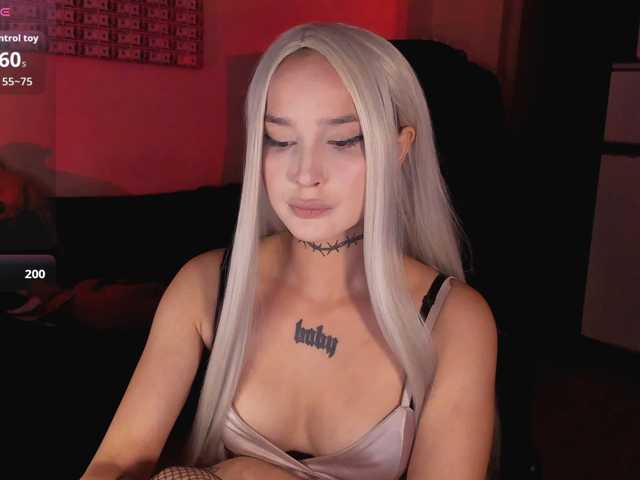 AshMila live cam on BongaCams