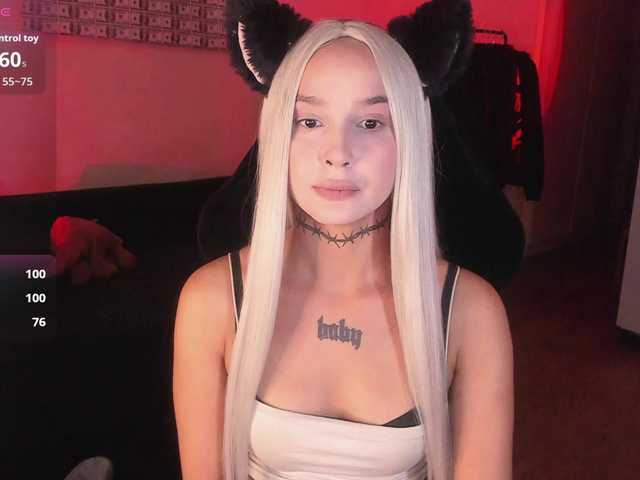 AshMila live cam on BongaCams