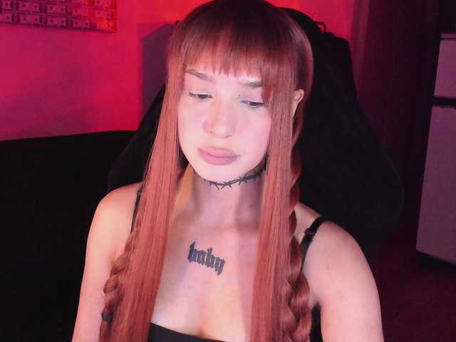 AshMila live cam on BongaCams