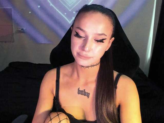 AshMila live cam on BongaCams
