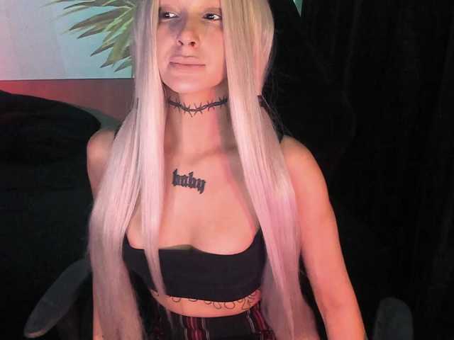 AshMila live cam on BongaCams