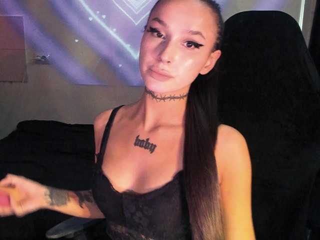 AshMila live cam on BongaCams