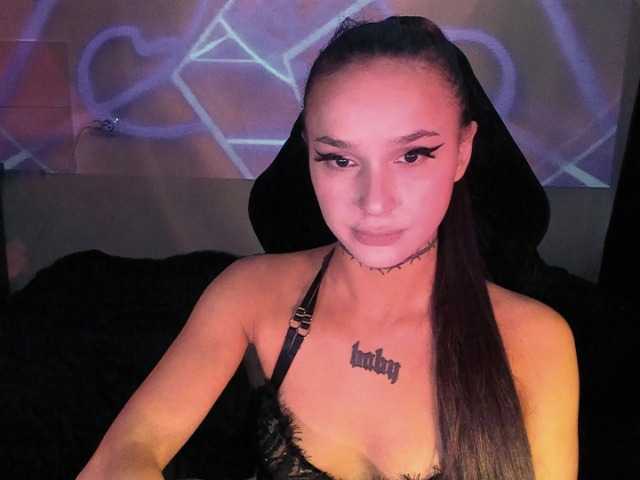 AshMila live cam on BongaCams