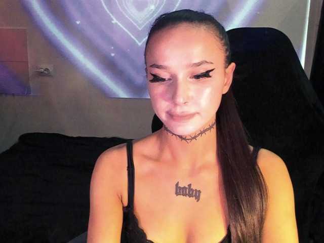 AshMila webcam