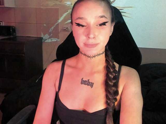 AshMila live cam on BongaCams