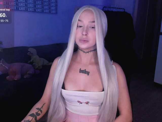 AshMila live cam on BongaCams