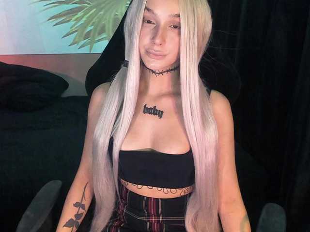 AshMila live cam on BongaCams