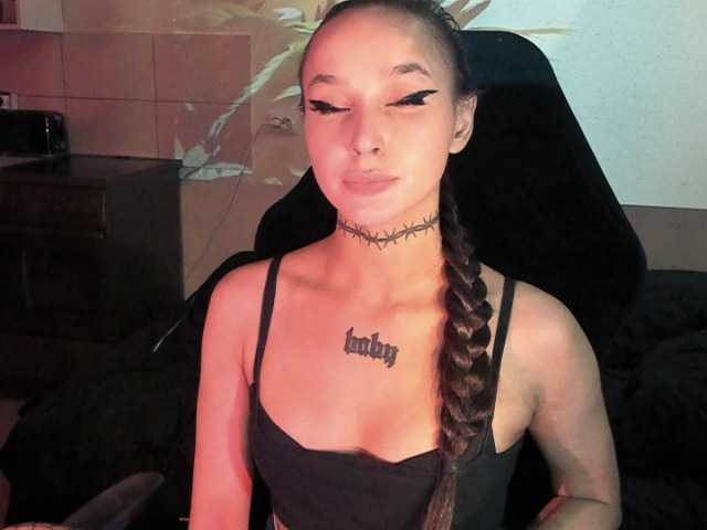 AshMila live cam on BongaCams