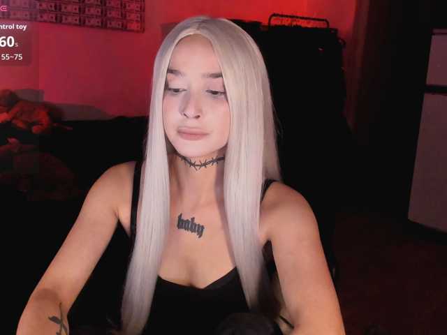 AshMila live cam on BongaCams