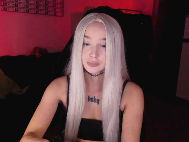 AshMila live cam on BongaCams