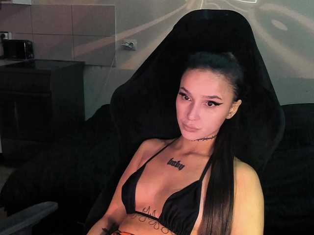 AshMila live cam on BongaCams