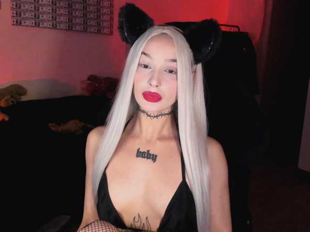 AshMila live cam on BongaCams