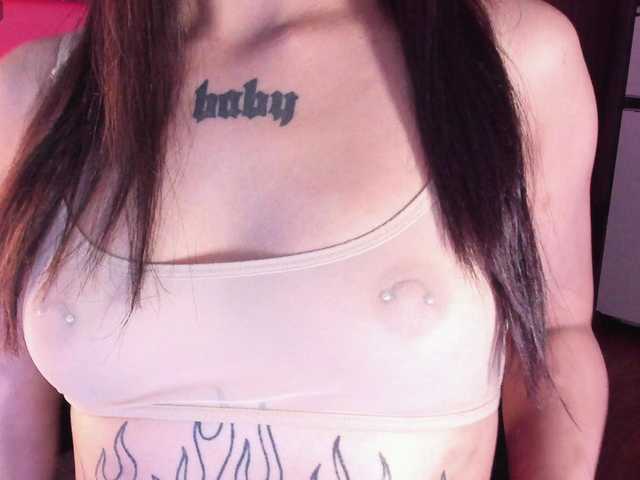 AshMila live cam on BongaCams