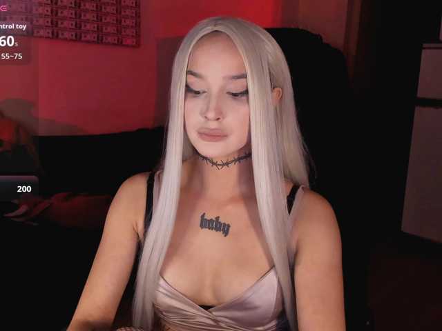 AshMila live cam on BongaCams