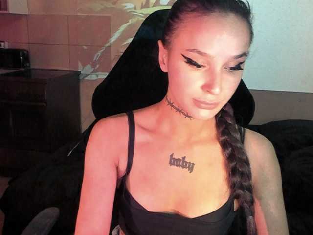 AshMila live cam on BongaCams