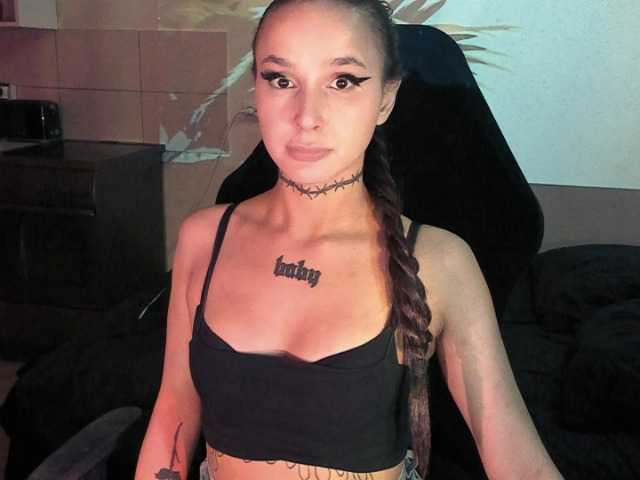 AshMila live cam on BongaCams