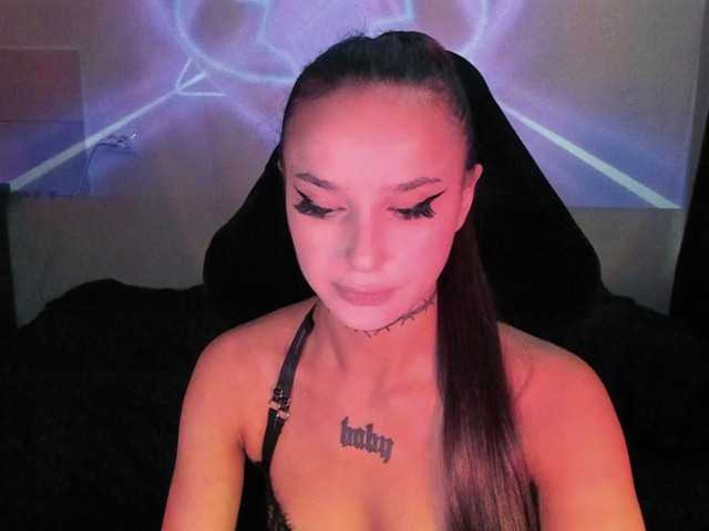 AshMila live cam on BongaCams