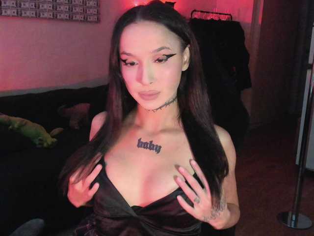 AshMila live cam on BongaCams