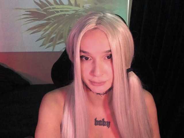 AshMila live cam on BongaCams