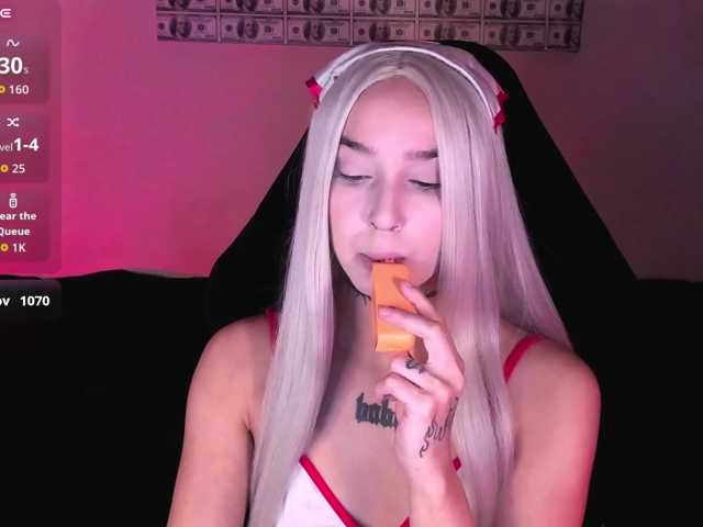 AshMila live cam on BongaCams