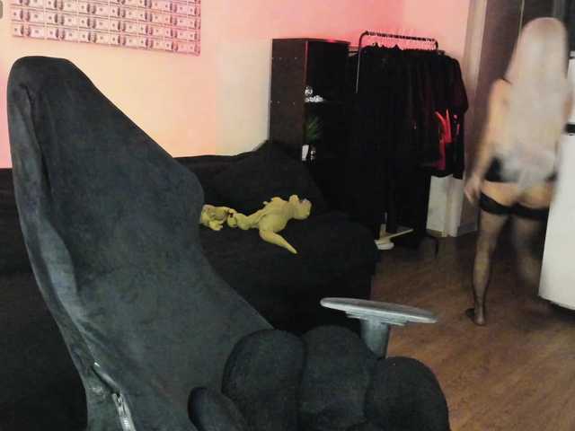 AshMila live cam on BongaCams