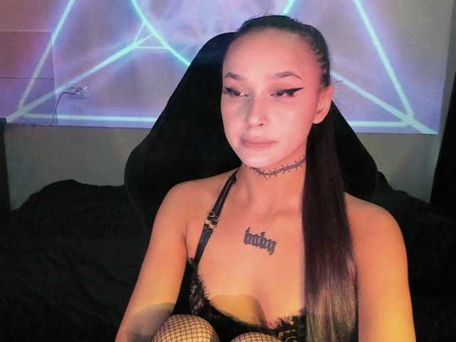 AshMila live cam on BongaCams